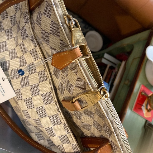 Authentic Louis vuitton - Picture 1 of 7